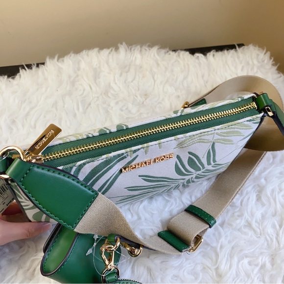 Michael Kors Jet Set Logo 3 in 1 Crossbody Bag - Picture 7 of 10